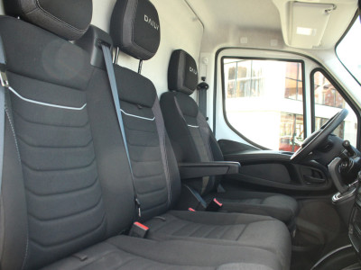 Iveco Daily 35S16 2.3 160pk L2H2 352 Gev. Stoel | Cruise | Trekhaak 3500kg | Lease 645,- p/m foto 16