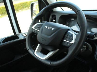 Iveco Daily 35S16 2.3 160pk L2H2 352 Gev. Stoel | Cruise | Trekhaak 3500kg | Lease 645,- p/m foto 18