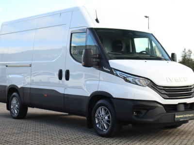 Iveco Daily 35S16 2.3 160pk L2H2 352 Gev. Stoel | Cruise | Trekhaak 3500kg | Lease 645,- p/m foto 4
