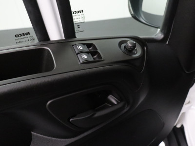 Iveco Daily 35S16 Hi-Matic Automaat L3H2 | Airco | 3-Persoons | Betimmering foto 8