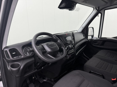 Iveco Daily 35S16 L2H2 | 3500Kg Trekhaak | Airco | 3-Zits | Betimmering foto 3