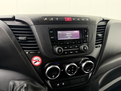 Iveco Daily 35S16 L2H2 | 3500 Kg Trekken | Airco | 3-Zits | Betimmering 16