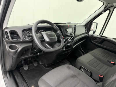 Iveco Daily 35S16 L2H2 | 3500 Kg Trekken | Airco | 3-Zits | Betimmering 3