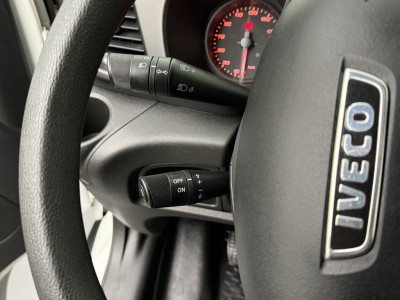 Iveco Daily 35S16 L2H2 | 3500TG | Multimedia | Airco | Cruise | Betimmering foto 15
