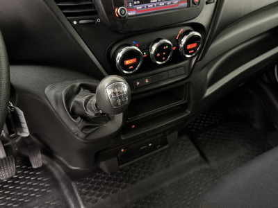 Iveco Daily 35S16 L2H2 | 3500TG | Multimedia | Airco | Cruise | Betimmering foto 16