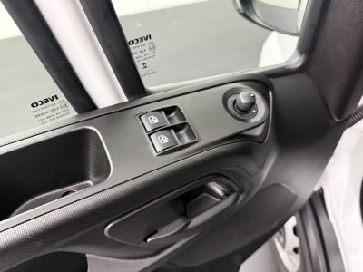 Iveco Daily 35S16 L4H2 Maxi | Fabrieksgarantie | Model 2025 | Airco | 3-Zits | Betimmering | 3500Kg Trekken foto 8