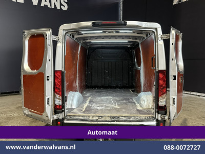 Iveco Daily 35S16V 157pk Automaat 3500kg Trekhaak L2H1 Euro6 Airco | Camera | Navigatie | LM Velgen Cruisecontrol, Bijrijdersbank 13