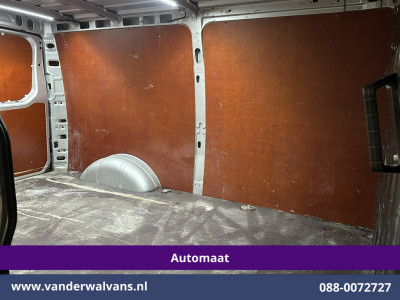 Iveco Daily 35S16V 157pk Automaat 3500kg Trekhaak L2H1 Euro6 Airco | Camera | Navigatie | LM Velgen Cruisecontrol, Bijrijdersbank 14