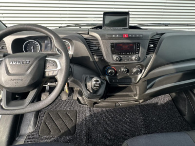 Iveco Daily 35S16V 2.3 410 L4H2 Airco|Cruise|Camera TOPSTAAT 3500kg trekgewicht foto 2