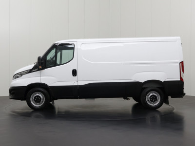 Iveco Daily 35S16V Hi-Matic Automaat L2H1 | 3500Kg Trekhaak | Led | Navigatie | Camera | Airco | Cruise | Betimmering 12