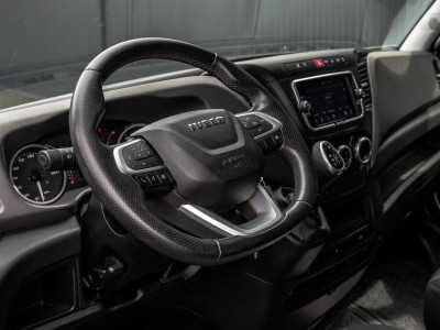 Iveco Daily 35S18 175 PK 3.0 Liter! | Automaat | 3.500 KG trekgewicht | Camera | Cruise | Airco | Trekhaak | 3-Zits 11