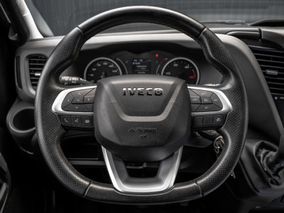 Iveco Daily 35S18 175 PK 3.0 Liter! | Automaat | 3.500 KG trekgewicht | Camera | Cruise | Airco | Trekhaak | 3-Zits 14