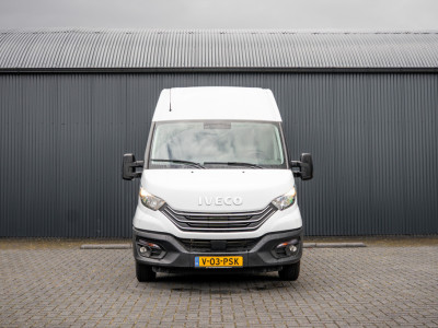 Iveco Daily 35S18 175 PK 3.0 Liter! | Automaat | 3.500 KG trekgewicht | Camera | Cruise | Airco | Trekhaak | 3-Zits 3