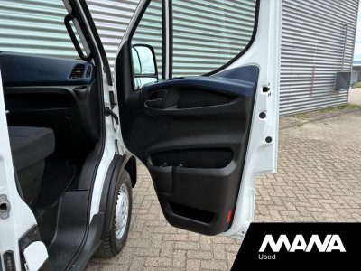 Iveco Daily 35S18 180pk 3.0L L2LH2 Hi-Matic Automaat Imperiaal Trekhaak Cruise Camera Climate Control foto 14