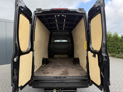 Iveco Daily 35S18 3.0 180 PK AUTOMAAT / DUBBELE CABINE / TREKHAAK / CAMERA / CRUISE / NAVI / 3500 KG AHG foto 5