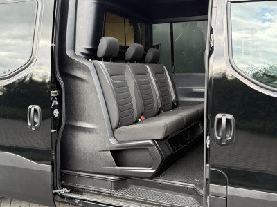 Iveco Daily 35S18 3.0 180 PK AUTOMAAT / DUBBELE CABINE / TREKHAAK / CAMERA / CRUISE / NAVI / 3500 KG AHG foto 6