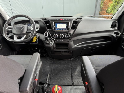 Iveco Daily 35S18 3.0 180 PK AUTOMAAT / DUBBELE CABINE / TREKHAAK / CAMERA / CRUISE / NAVI / 3500 KG AHG foto 8