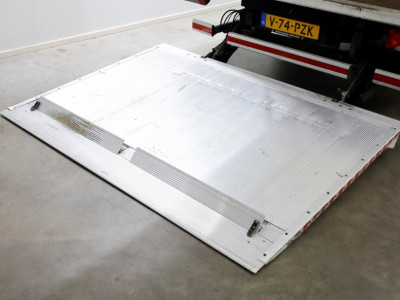 Iveco Daily 35S18 3.0 180pk HiMatic Automaat Bakwagen met laadklep H240cm 03-2022 foto 8