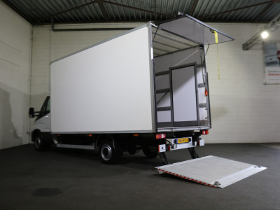 Iveco Daily 35S18 3.0 Automaat Bakwagen met Laadklep foto 12