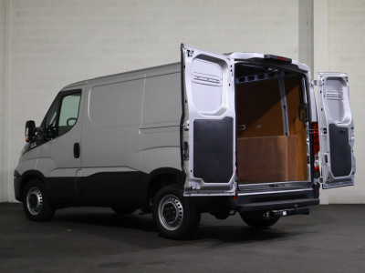 Iveco Daily 35S18 3.0 Hi-Matic Automaat 3.5T Trekhaak 12