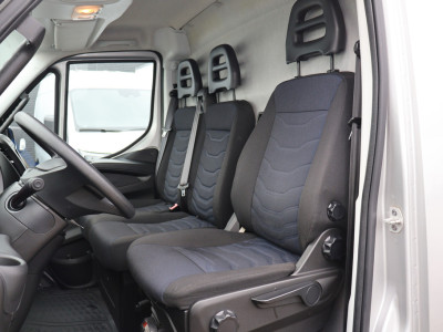 Iveco Daily 35S18 3.0 Hi-Matic Automaat 3.5T Trekhaak 2