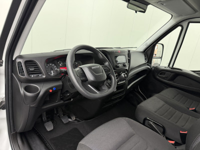 Iveco Daily 35S18 3.0Ltr Bakwagen+Laadklep 450x211x230 | Dakspoiler | Zijdeur | Airco | Cruise | 3-Zits 3