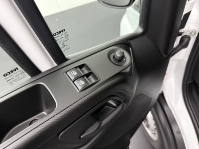 Iveco Daily 35S18 3.0Ltr Bakwagen+Laadklep 450x211x230 | Dakspoiler | Zijdeur | Airco | Cruise | 3-Zits 8