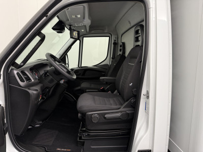 Iveco Daily 35S18 3.0Ltr Hi-Matic Automaat Clixstar Bakwagen | 3060KG Laadvermogen | Airco | Camera | Zijdeur foto 17