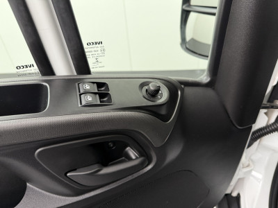 Iveco Daily 35S18 3.0Ltr Hi-Matic Automaat Clixstar Bakwagen | 3060KG Laadvermogen | Airco | Camera | Zijdeur foto 9