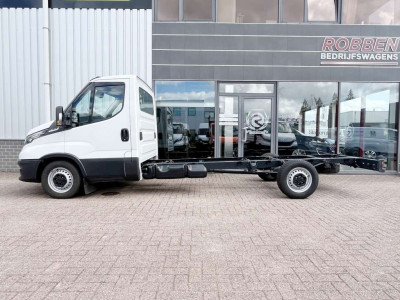 Iveco Daily 35S18 HA8 3.0 410 Aut. Chassis Cabine Airco/Cruise/Nav foto 2