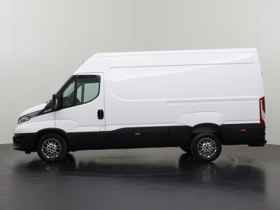 Iveco Daily 35S18HV 3.0Ltr Hi-Matic Automaat L2H2 | Led | 3500Kg Trekhaak | Navigatie | Camera | Airco | Cruise | 3-Zits | Betimmering foto 12
