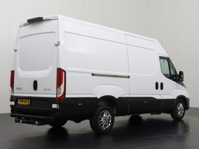Iveco Daily 35S18HV 3.0Ltr Hi-Matic Automaat L2H2 | Led | 3500Kg Trekhaak | Navigatie | Camera | Airco | Cruise | 3-Zits | Betimmering foto 2