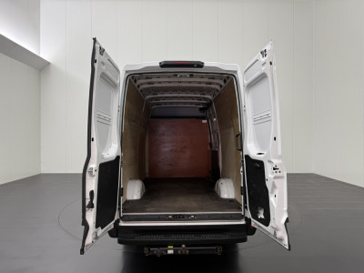 Iveco Daily 35S18HV 3.0Ltr Hi-Matic Automaat L2H2 | Led | 3500Kg Trekhaak | Navigatie | Camera | Airco | Cruise | 3-Zits | Betimmering foto 4