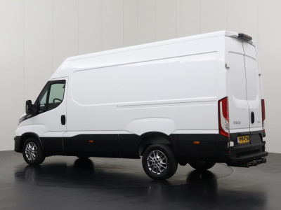 Iveco Daily 35S18HV 3.0Ltr Hi-Matic Automaat L2H2 | Led | 3500Kg Trekhaak | Navigatie | Camera | Airco | Cruise | 3-Zits | Betimmering foto 6