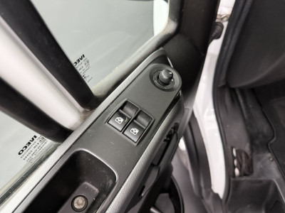 Iveco Daily 35S18HV 3.0Ltr Hi-Matic Automaat L2H2 | Led | 3500Kg Trekhaak | Navigatie | Camera | Airco | Cruise | 3-Zits | Betimmering foto 8