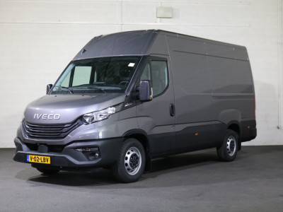 Iveco Daily 35S18 Hi-Matic L2 H2 Airco Navigatie Trekhaak Digitaal Dashboard (Voorraad in de Wal)