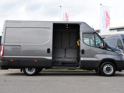 Iveco Daily 35S18 L2H2 PB Edition FACELIFT! Virtual, Adaptieve Cruise, Camera, Carplay, Automaat, 3500kg Trekhaak, Sensoren, 180pk, Multimedia, Uniek! foto 11