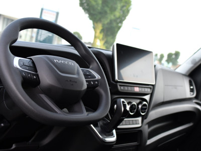 Iveco Daily 35S18 L2H2 PB Edition FACELIFT! Virtual, Adaptieve Cruise, Camera, Carplay, Automaat, 3500kg Trekhaak, Sensoren, 180pk, Multimedia, Uniek! foto 12