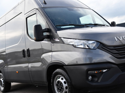 Iveco Daily 35S18 L2H2 PB Edition FACELIFT! Virtual, Adaptieve Cruise, Camera, Carplay, Automaat, 3500kg Trekhaak, Sensoren, 180pk, Multimedia, Uniek! foto 17