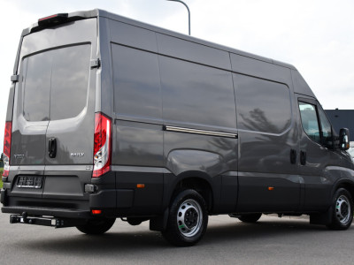 Iveco Daily 35S18 L2H2 PB Edition FACELIFT! Virtual, Adaptieve Cruise, Camera, Carplay, Automaat, 3500kg Trekhaak, Sensoren, 180pk, Multimedia, Uniek! foto 6