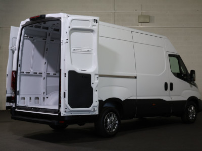 Iveco Daily 35S21 3.0 210pk Hi-Matic Automaat Navigatie Camera foto 10