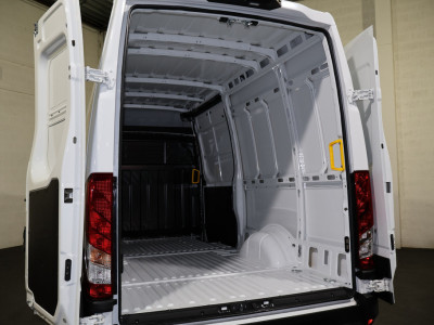 Iveco Daily 35S21 3.0 210pk Hi-Matic Automaat Navigatie Camera foto 13
