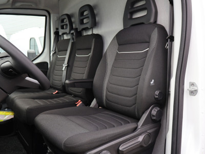 Iveco Daily 35S21 3.0 210pk Hi-Matic Automaat Navigatie Camera foto 2
