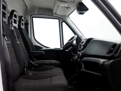 Iveco Daily 35S21 3.0 210pk L2H2 HiMatic Automaat Navi/Camera Trekgewicht 3500kg 10-2023 foto 3