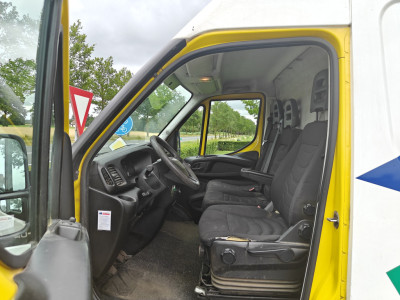 Iveco Daily 40C15V 3.0 352 H3 L BJ 2015 foto 10