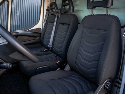 Iveco Daily 40C17 3.0L | 170 PK | 3-Zits | Navi | Climate | Trekhaak foto 12