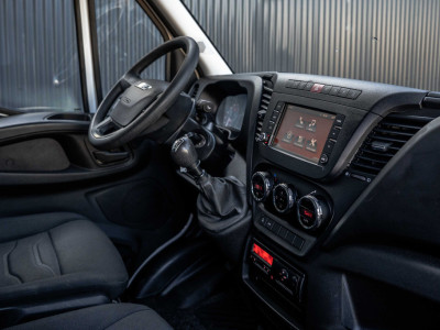 Iveco Daily 40C17 3.0L | 170 PK | 3-Zits | Navi | Climate | Trekhaak foto 2