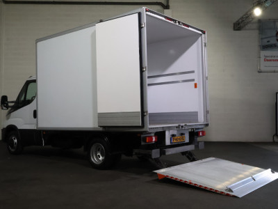 Iveco Daily 35C14 Automaat Koelwagen Bakwagen met Laadklep foto 11