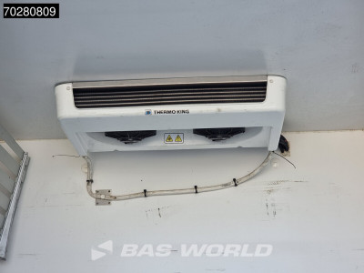Iveco Daily 35C14 Vriezer Koelwagen Laadklep Zijdeur Dubbellucht Thermo King V-300 MAX Airco Cruise Vries Vriezer Koel Koeler Kühl Kühlwagen Frigo Airco Cruise control foto 9