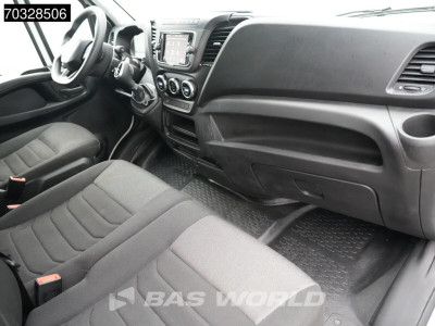 Iveco Daily 35C16 3.0L Automaat Laadklep Zijdeur Dubbellucht Bakwagen Airco Cruise Camera DHollandia Euro6 Meubelbak Koffer Airco Cruise control 13